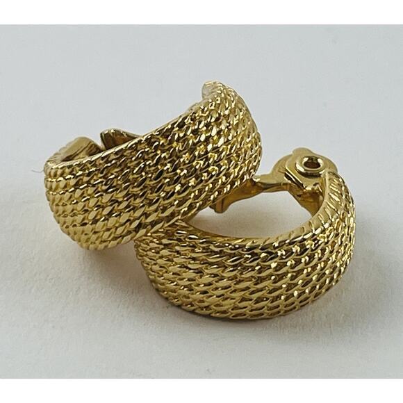 Vintage Signed Monet Earrings Gold Tone Braided Rope Chunky Cuff Hoop Clip On HT - Picture 1 of 12